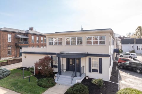 The Grand Elm Suites Apartment in Covington