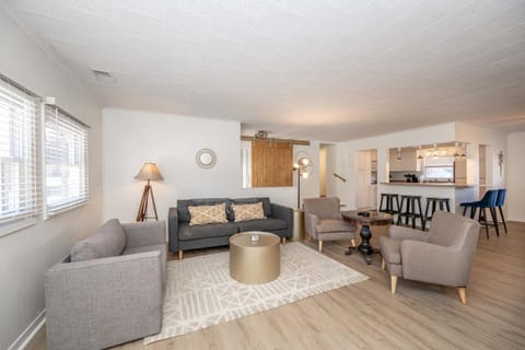 The Grand Elm Suite 2 Apartment in Covington