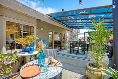 Serene Coastal Home Sleeps 8 - 1 Mile from Beach House in Leucadia
