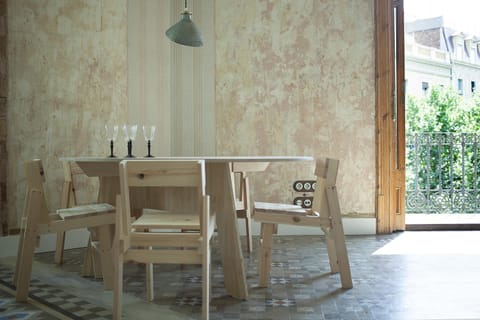 Kitchen or kitchenette, Living room, Seating area, Dining area