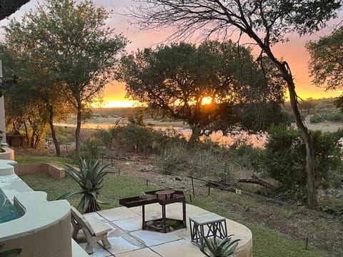 Natural landscape, Garden, View (from property/room), Balcony/Terrace, River view, Sunset