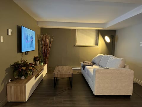 Communal lounge/ TV room, TV and multimedia, Living room, Seating area