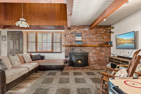 Happy Bear Cabin - Hike Bike & More Cabin in Big Bear