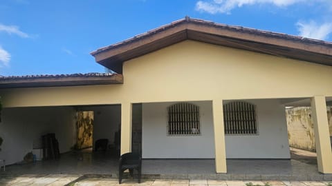 Property building, Day, Swimming pool, Parking