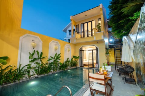 Property building, Swimming pool