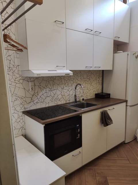 Communal kitchen, oven, stove, kitchen