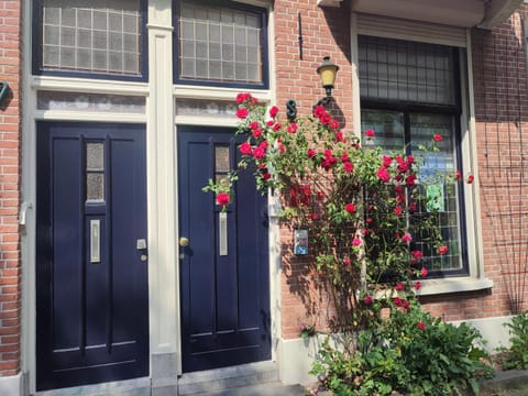 Property building, Facade/entrance, Spring, Day