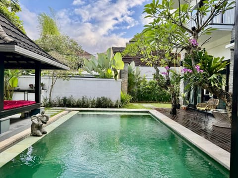 Garden, Swimming pool