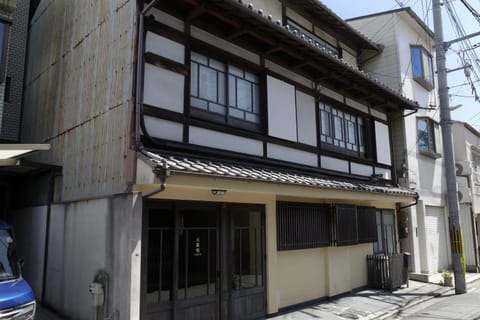 Property building, Street view