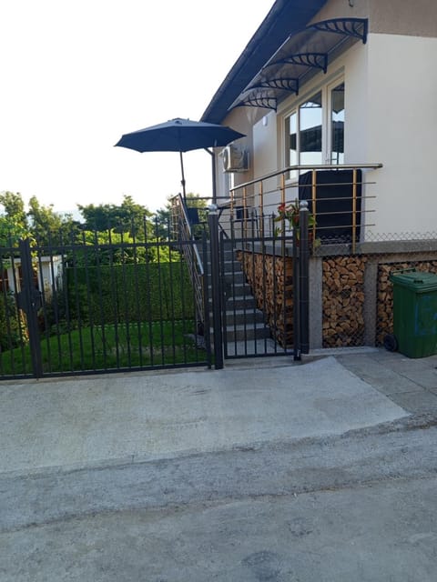 Patio, Day, Balcony/Terrace
