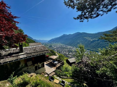 Chalet avec vue panoramique sur les montagnes Chalet in Canton of Valais