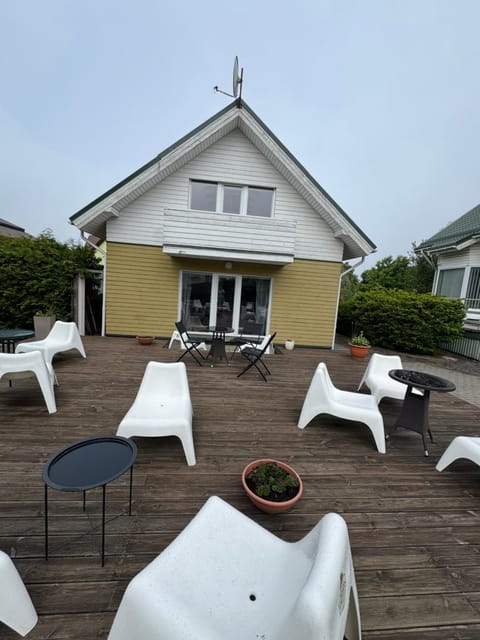 V36 House - jaukus namelis prie baseino Palangoje Apartment in Palanga