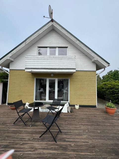 V36 House - jaukus namelis prie baseino Palangoje Apartment in Palanga