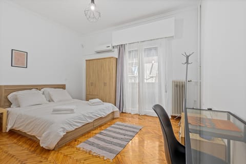 Bed, Photo of the whole room, Bedroom, wardrobe