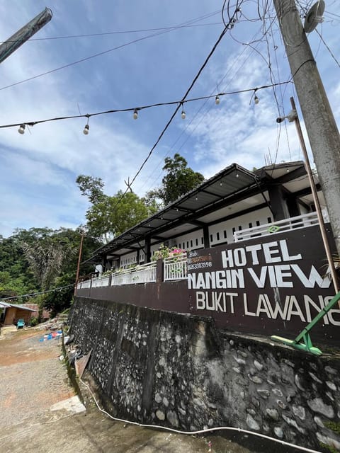 Day, Natural landscape, Lobby or reception, Text overlay, Street view