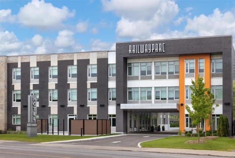 Property building, Day