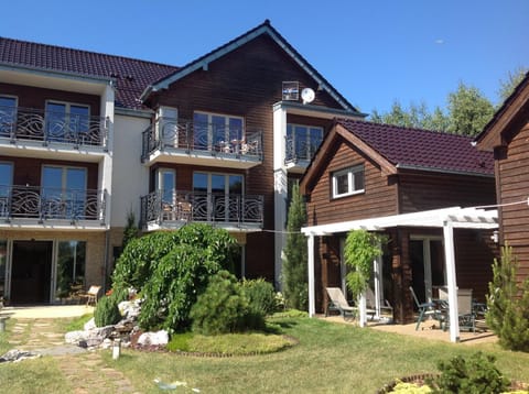 Property building, Facade/entrance, Garden