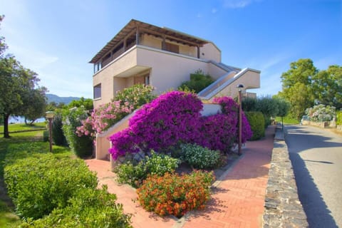 Attico Fronte mare - 50 passi dalla spiaggia Apartment in Porto Rotondo