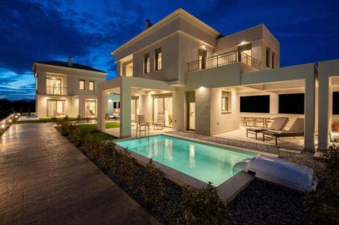 Property building, Patio, Swimming pool, sunbed