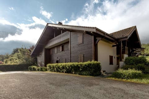 Property building, Facade/entrance, Off site