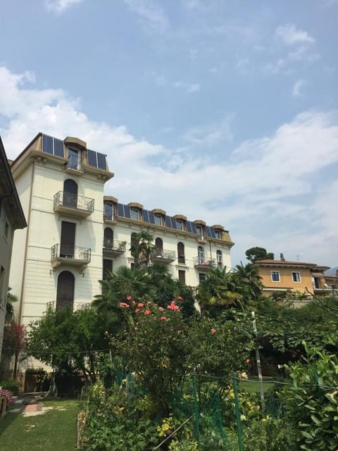 Property building, Day