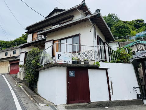 Property building, Day, Neighbourhood, Street view