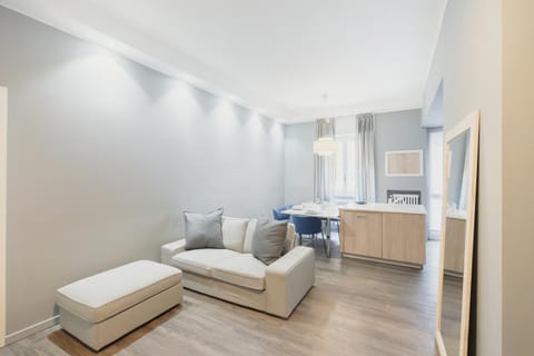 TV and multimedia, Kitchen or kitchenette, Living room, Seating area