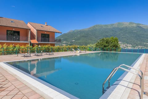 Mountain view, Swimming pool