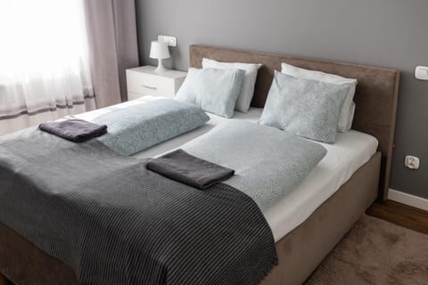 Bed, Photo of the whole room, Bedroom, towels