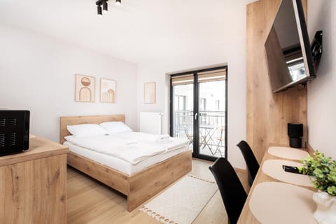 Bed, TV and multimedia, Photo of the whole room