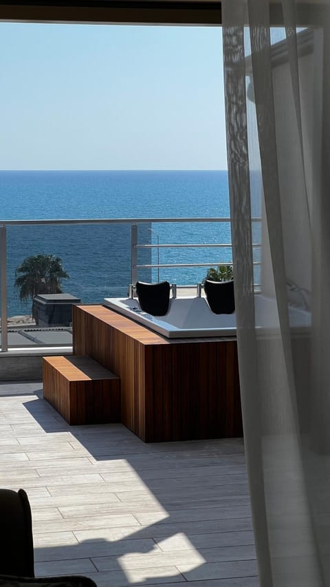 View (from property/room), Balcony/Terrace, Sea view