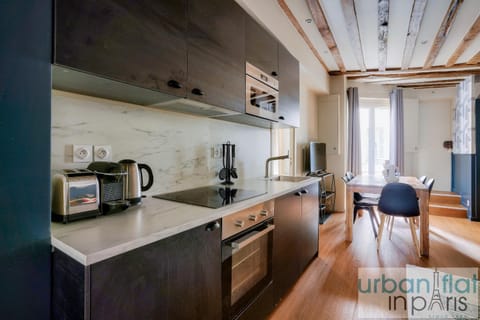Urban Flat 02 - 4 Bedrooms Flat in center of Paris Apartment in Paris