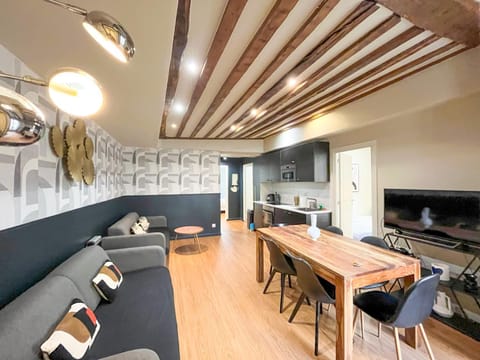 Urban Flat 02 - 4 Bedrooms Flat in center of Paris Apartment in Paris