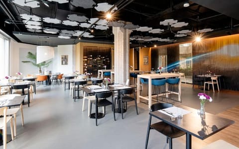 Octagon - Self Check In by Homenhancement Apartment in Canton of Geneva