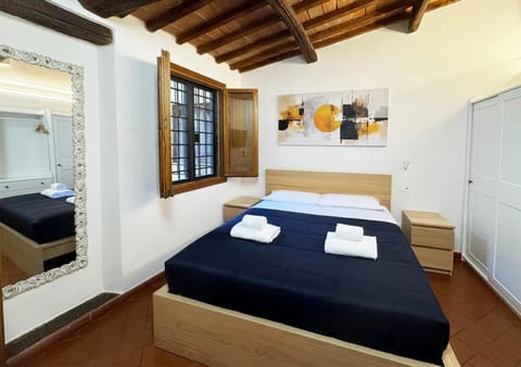 Bed, TV and multimedia, Bedroom, wardrobe, air conditioner