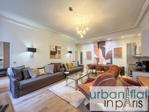 Urban Flat 63 - 3 Bedrooms Flat Champs-Elysees Mermoz Apartment in Paris