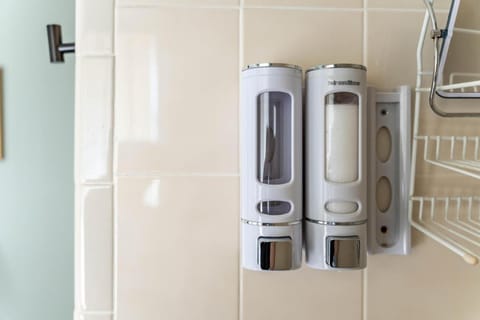 Vintage Charm, Waterfront with Screened Porch House in Port Charlotte