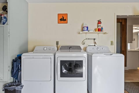 Vintage Charm, Waterfront with Screened Porch House in Port Charlotte