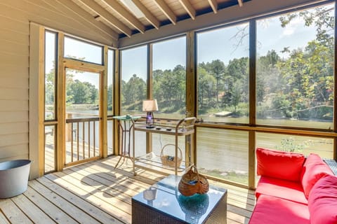New 3BR Lakefront Home w Dock and Fishing Pond House in Lake Martin