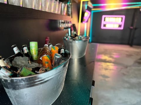 The Social Club - The Ultimate Experience - Sleeps 20 With Own Private Club House in Cardiff