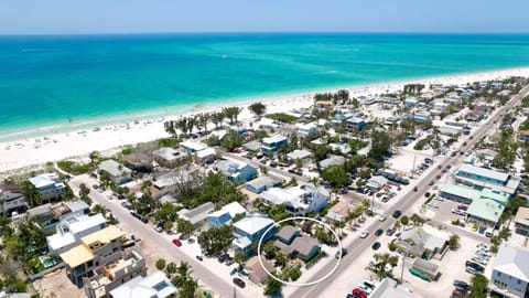 Neighbourhood, Bird's eye view, Beach, Location