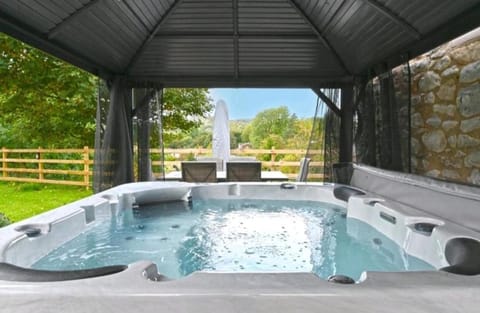 Bage Mine Barn House in Amber Valley