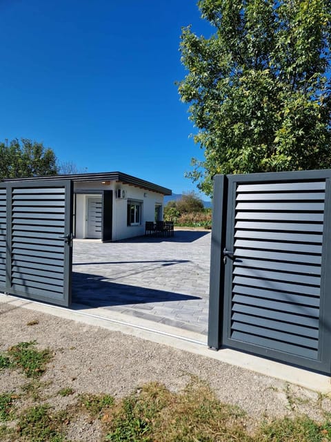 Property building, Day