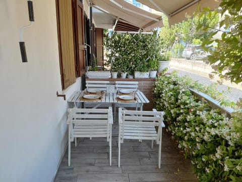 Patio, Spring, Day, Garden, View (from property/room), Balcony/Terrace, Dining area, Garden view