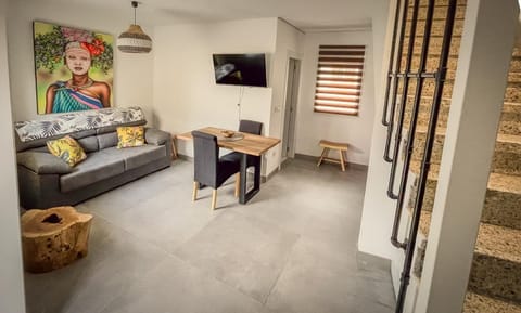 TV and multimedia, Seating area