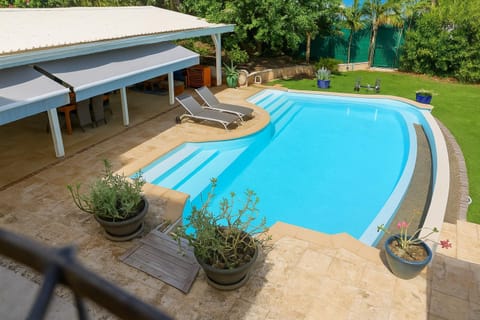 Villa pied dans l'eau Plage de Petit Havre avec piscine Villa in Le Gosier