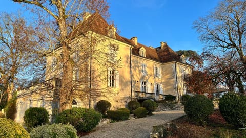 Property building, Swimming pool, Breakfast