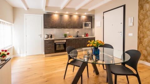 Living room, Seating area, Time of day, microwave, oven, kitchen