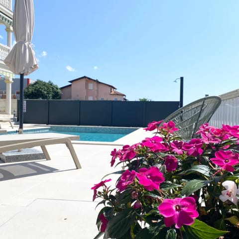 Balcony/Terrace, Swimming pool