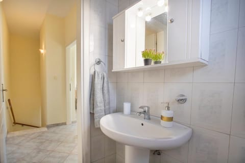 My Sunflower Apartment in Halkidiki